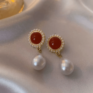 Arete Vintage Red Pearl